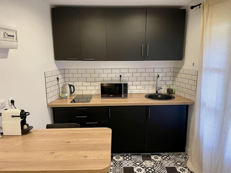 Le Moulin 3 - Appartement Tout Confort Centre Ville - Beziers - Wifi - Tv Connecte Eksteriør bilde